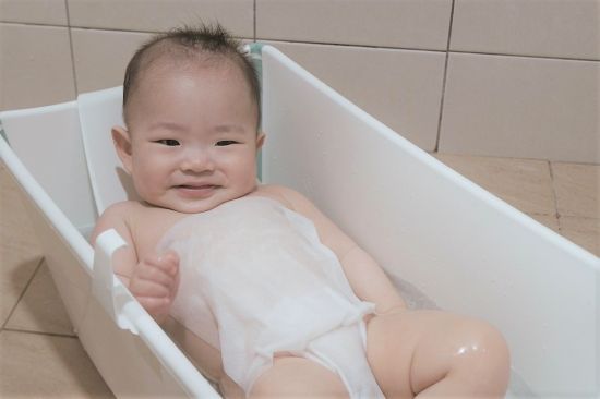Flexi Bath 摺疊式浴盆｜讓寶貝愛上洗澡時光
